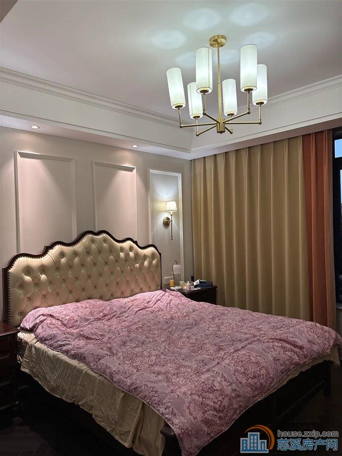 中梁泊景庭上叠312万 带车位 美式豪装