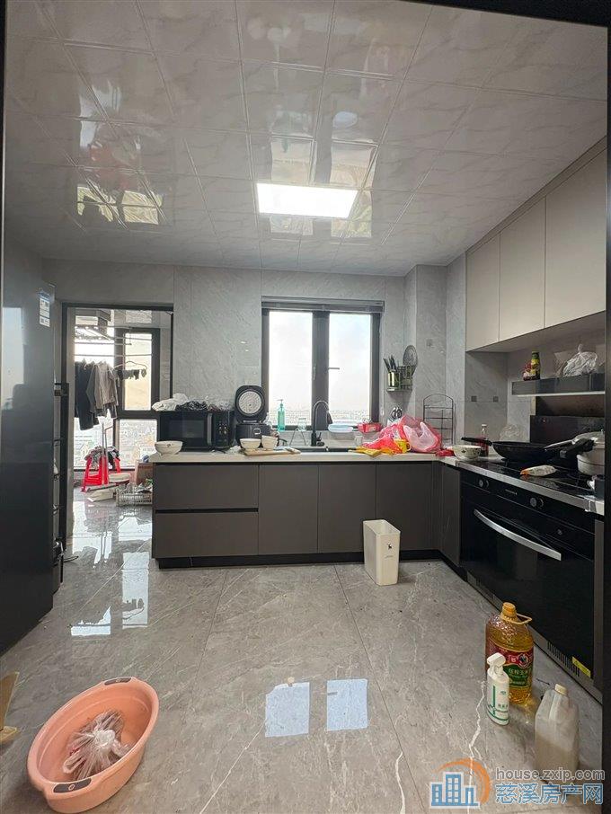 香溢美墅95平75万送产权车位