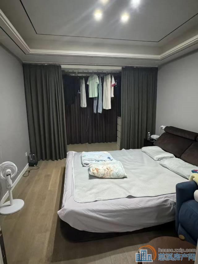 峙山庄园楼层佳135平方精装136万