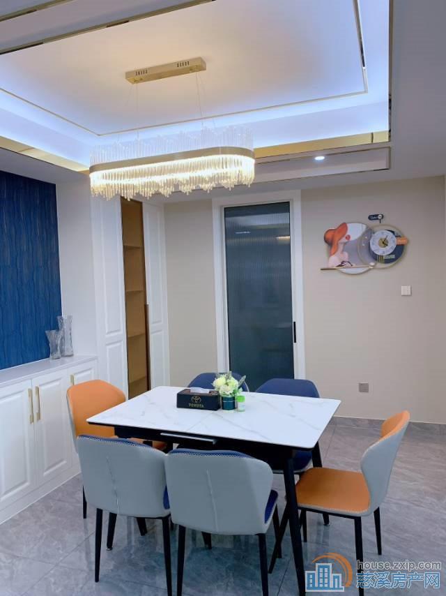 峙山庄园128平三室两厅两卫全新精装