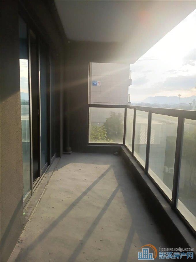 捡漏 江樾潮启 洋房 边套 户型方正