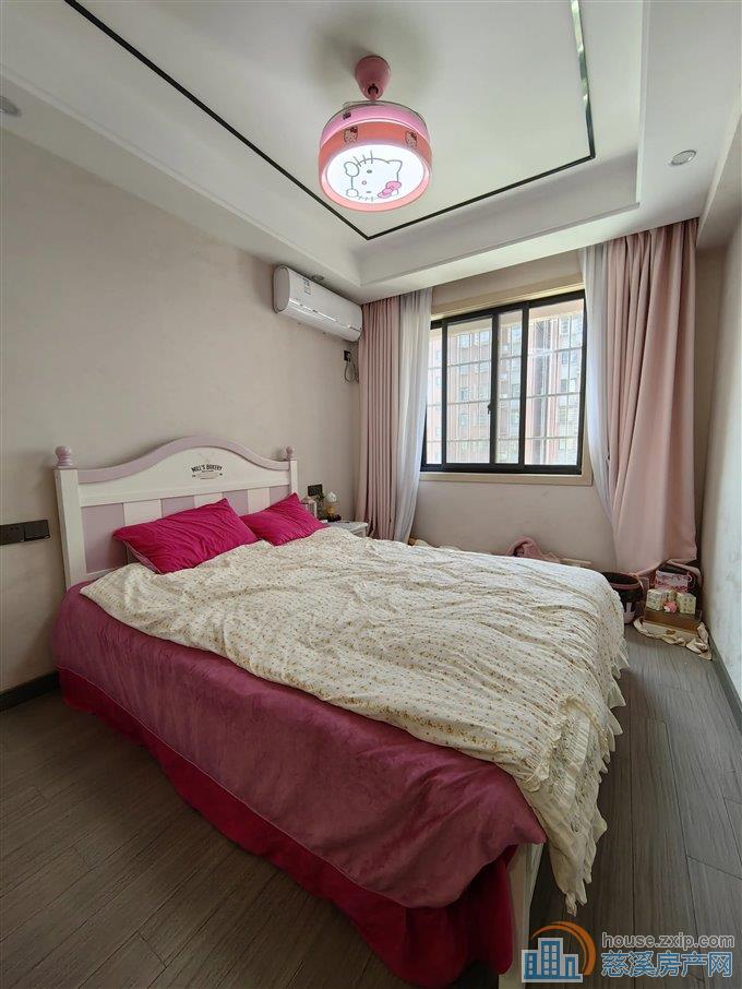 兴隆苑122平160万送车位杂物间