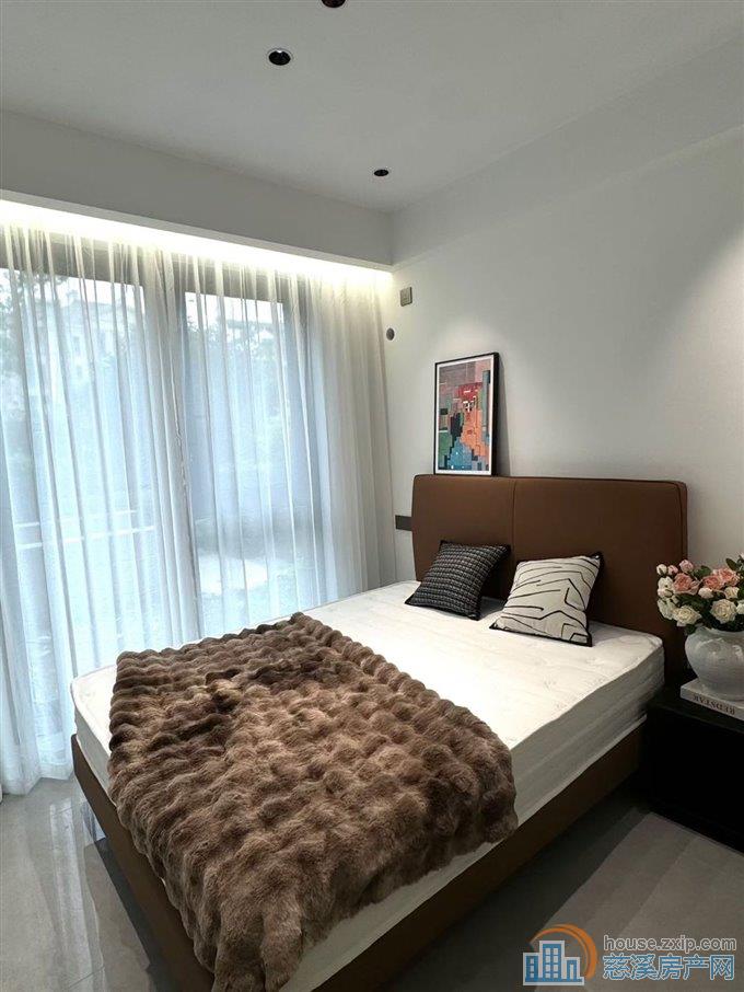 蔚蓝云图精装修70平方63万直接