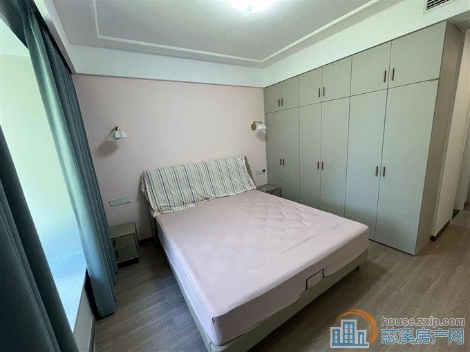 誉林府 精装洋房 有车位 实验上林