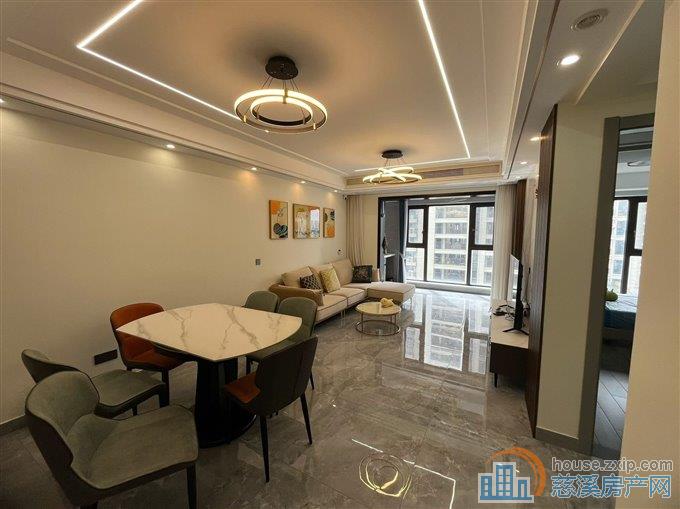 中海湖心半岛三间朝南101平180万