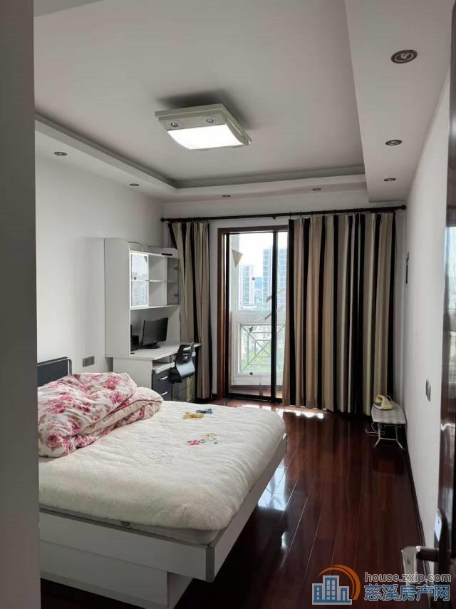 东方明珠小高层179平精装车位178万直