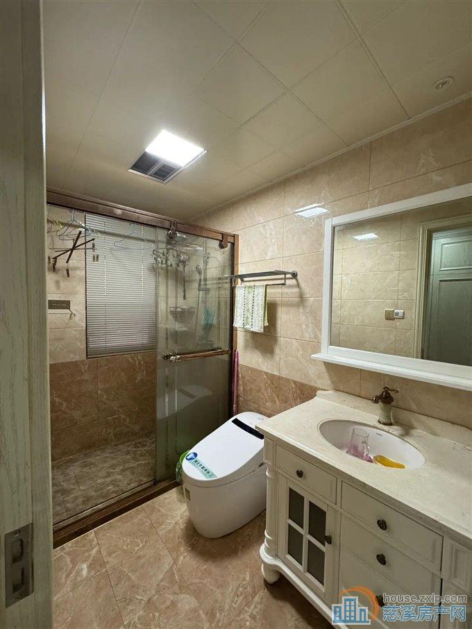 元亨雅园精装送车位 全天采光满两年