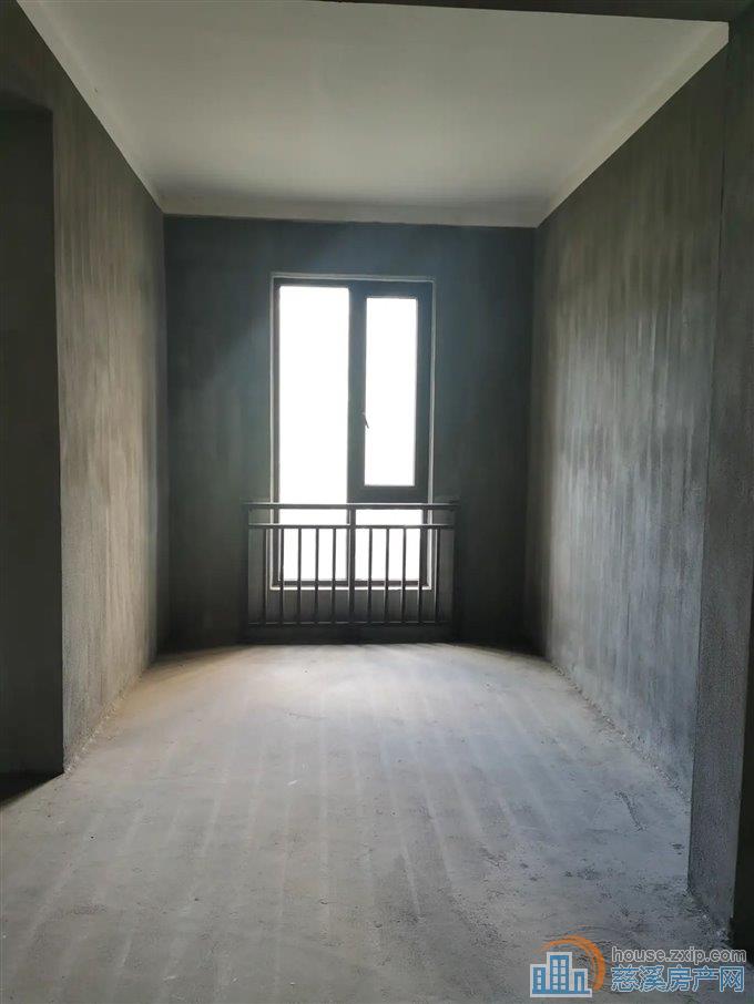 恒泰嘉景园4室2厅2卫急售