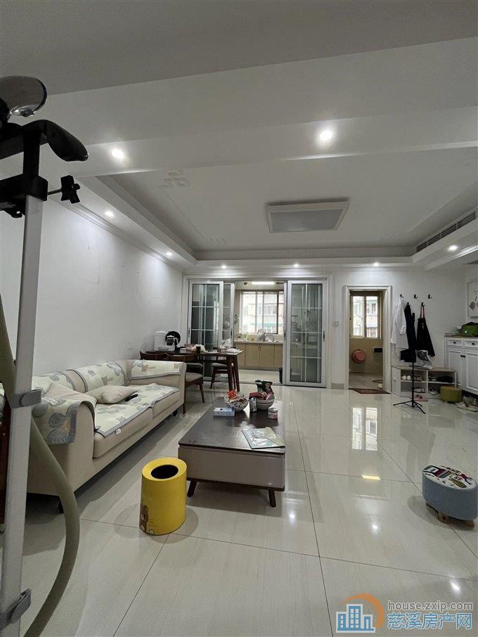 玲珑小区 精装95平方99万带车库