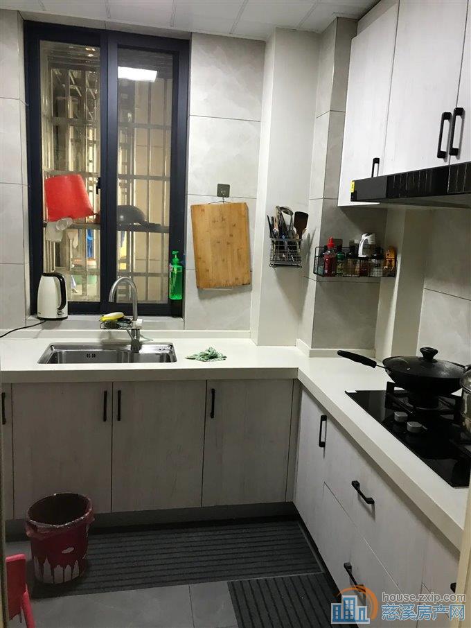 明月佳苑 精装91平115万