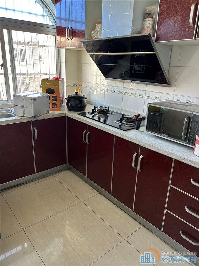 金山新村5楼100平精装修75万直接