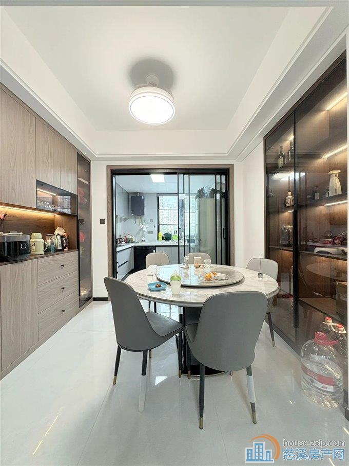 界牌新村 精装 带露台 送车位