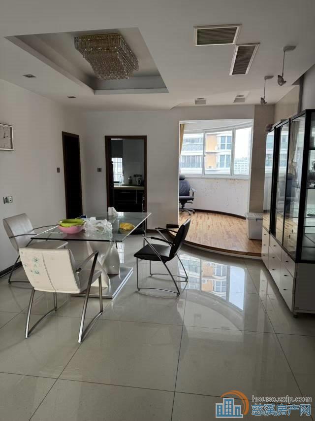 东方明珠小高层179平精装车位178万直