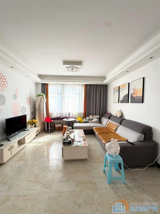 美莛花苑117平132万送车位精装修