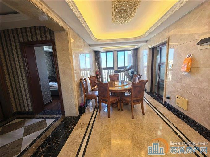 鸣北小区146平145万送车位