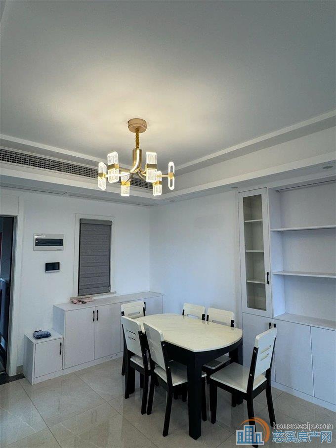 元亨雅园 婚装 送车位 楼层好