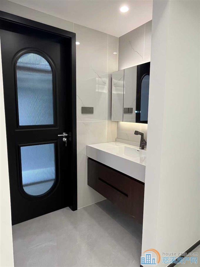 蔚蓝云图电梯洋房3室全新豪华装修直接钥匙