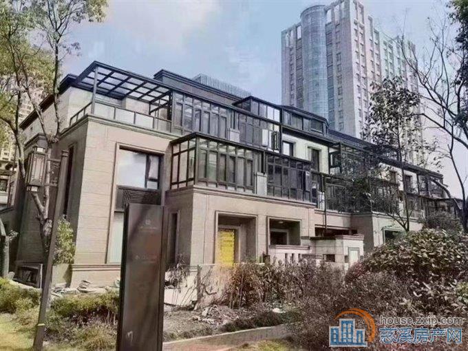 复地二期小别墅189平2车位475万