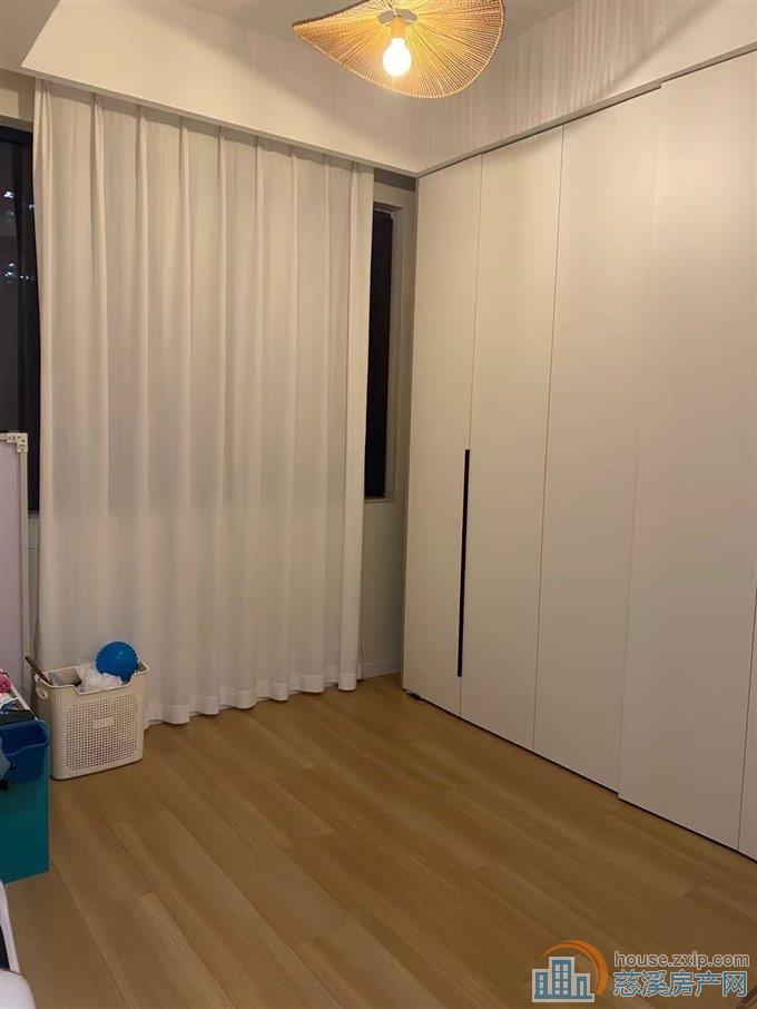特价:天铂佳苑 🏡洋房中间楼层东边套