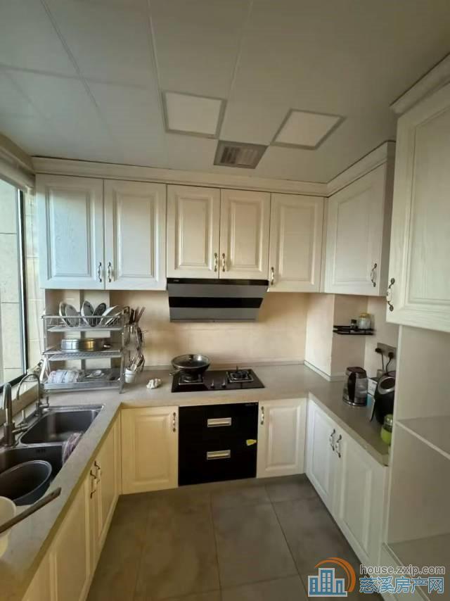 阳光城一期前排小高层143平精装带车位