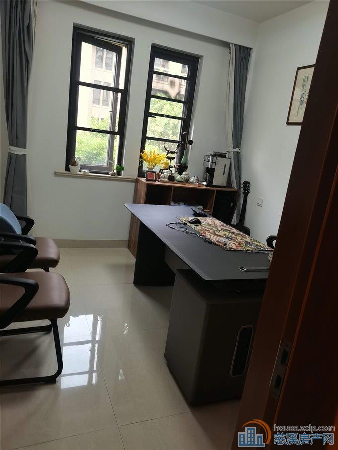 美域花苑135平238万送车位洋房