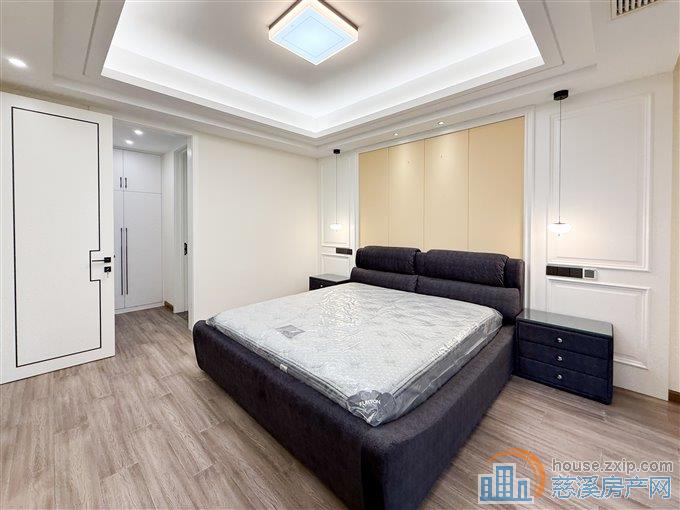 元亨雅园 精装135平220万带车位