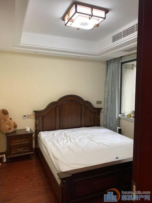 财富中心173平楼层佳豪装208万