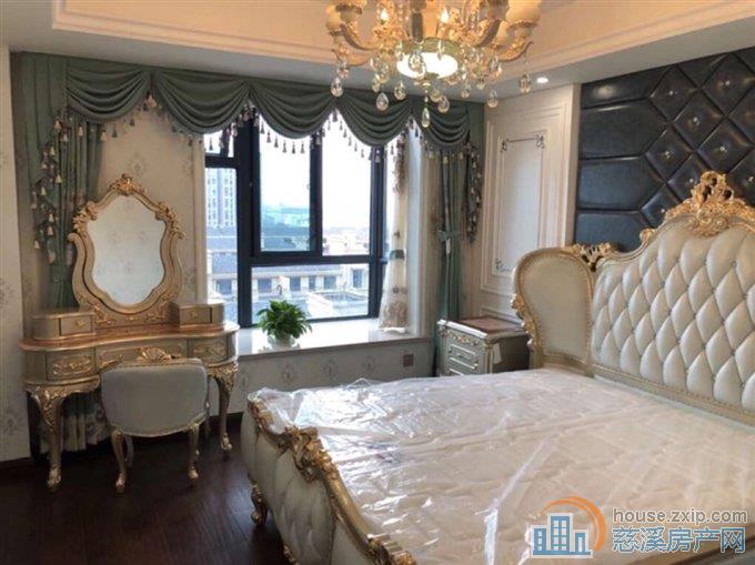 出租金色港湾小区12000元/月