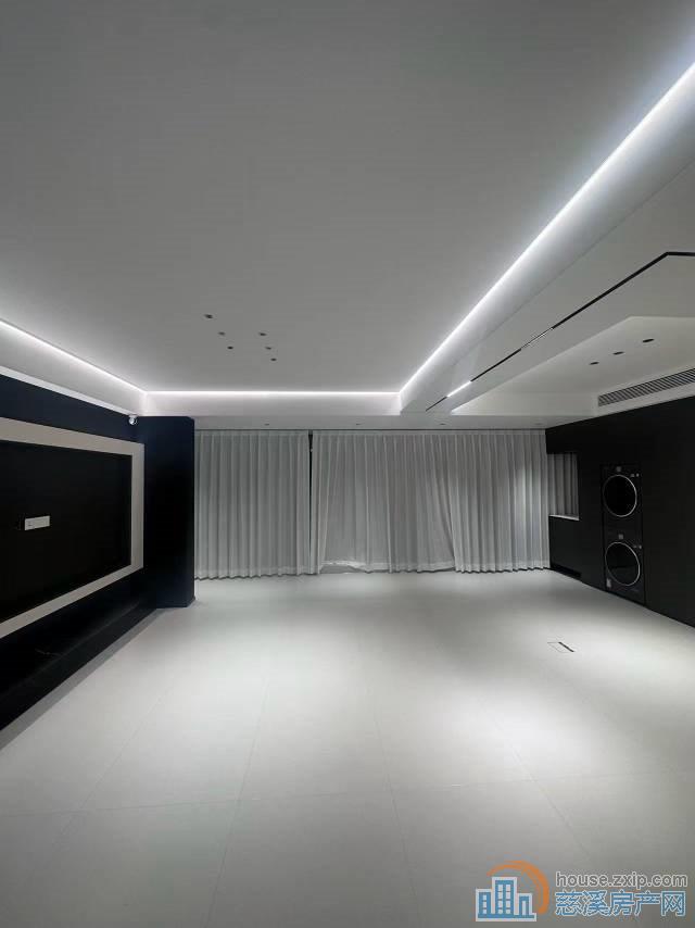 万固臻悦华西区精装143平十车位一间