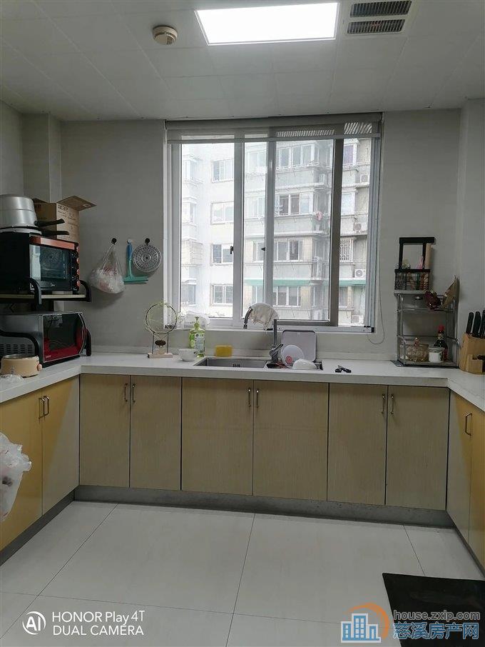 玲珑小区 精装95平方99万带车库