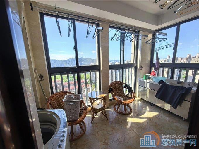 鸣北小区146平145万送车位精装修