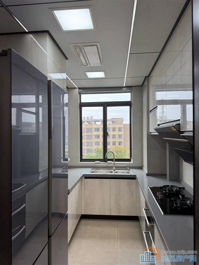 元亨雅园 婚装 送车位 楼层好