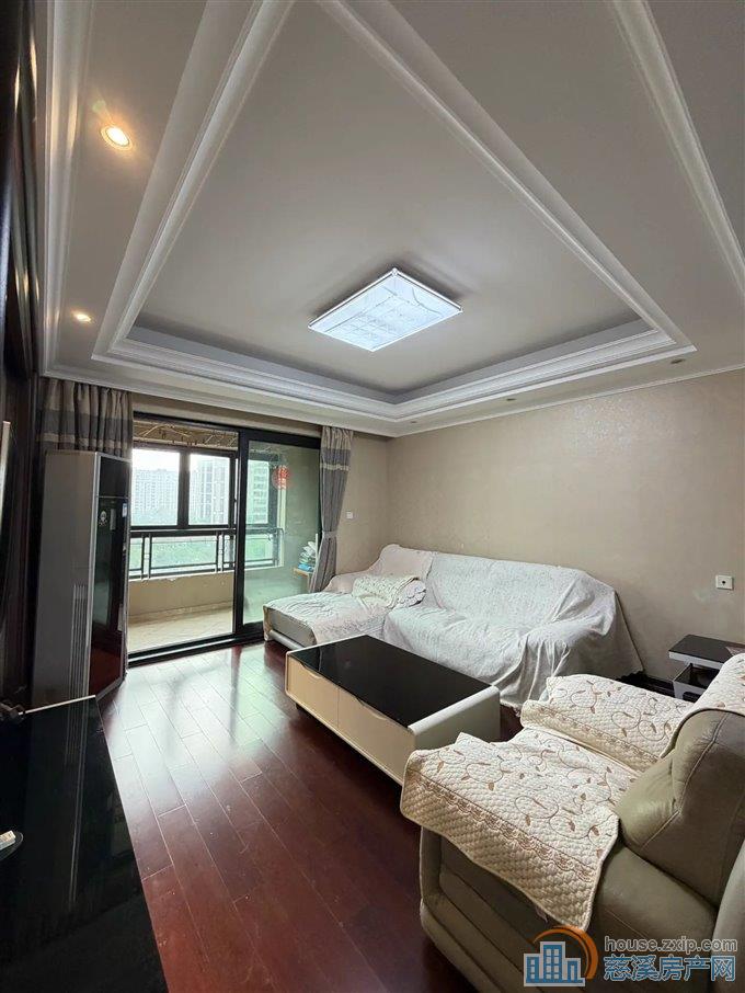 出租金地鸿悦138平3600每月