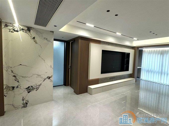 蔚蓝云图精装修70平方63万直接