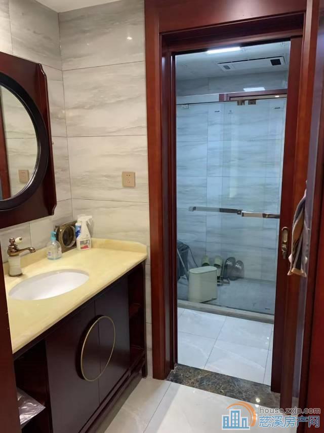 财富中心173平楼层佳豪装208万