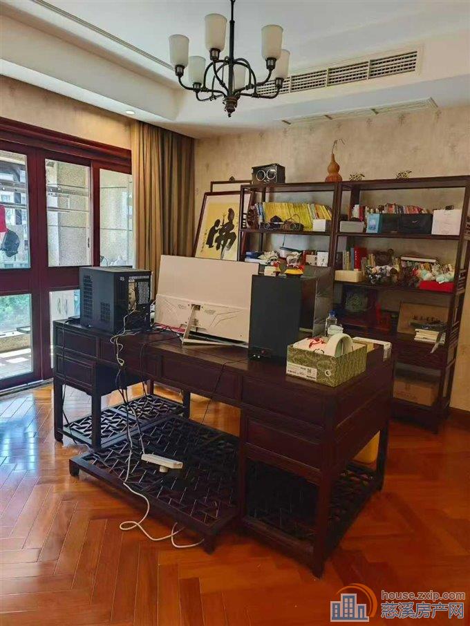 绿城玫瑰园165平+车位精装急卖308万