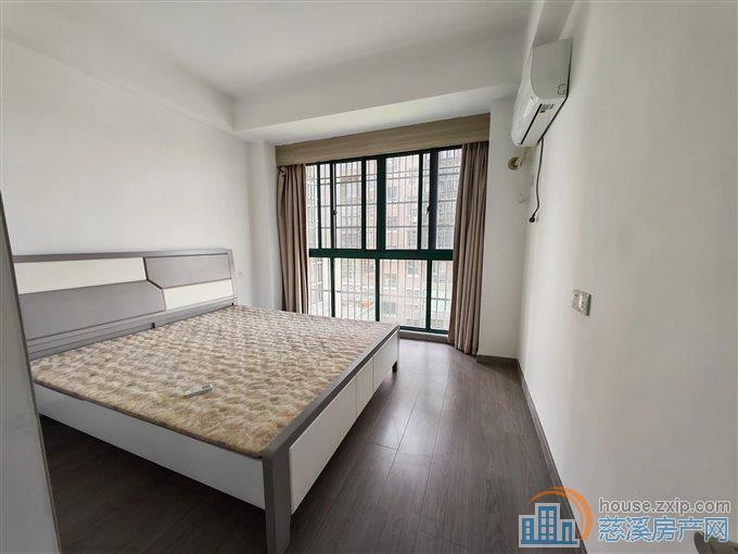 天怡嘉苑 精装修 带车位杂物间