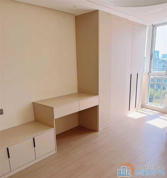 景观花苑53平精装出租中小学五年级