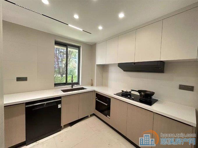 上东辰府叠墅191平一复二精装340万