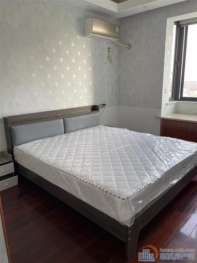 出租明月佳苑90平2600每月