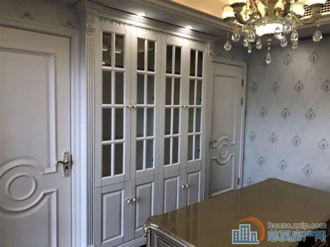 出租金色港湾小区12000元/月