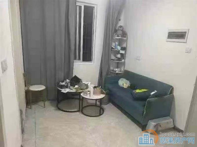 特价出售:金棉小区好位置直地2楼精装