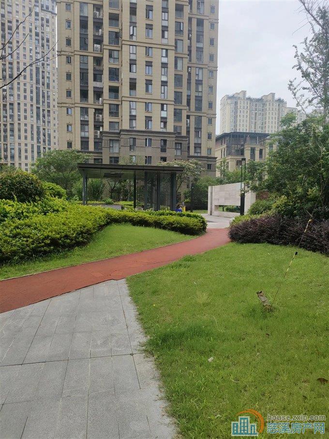 悦华府 毛坯168平方238万带车位