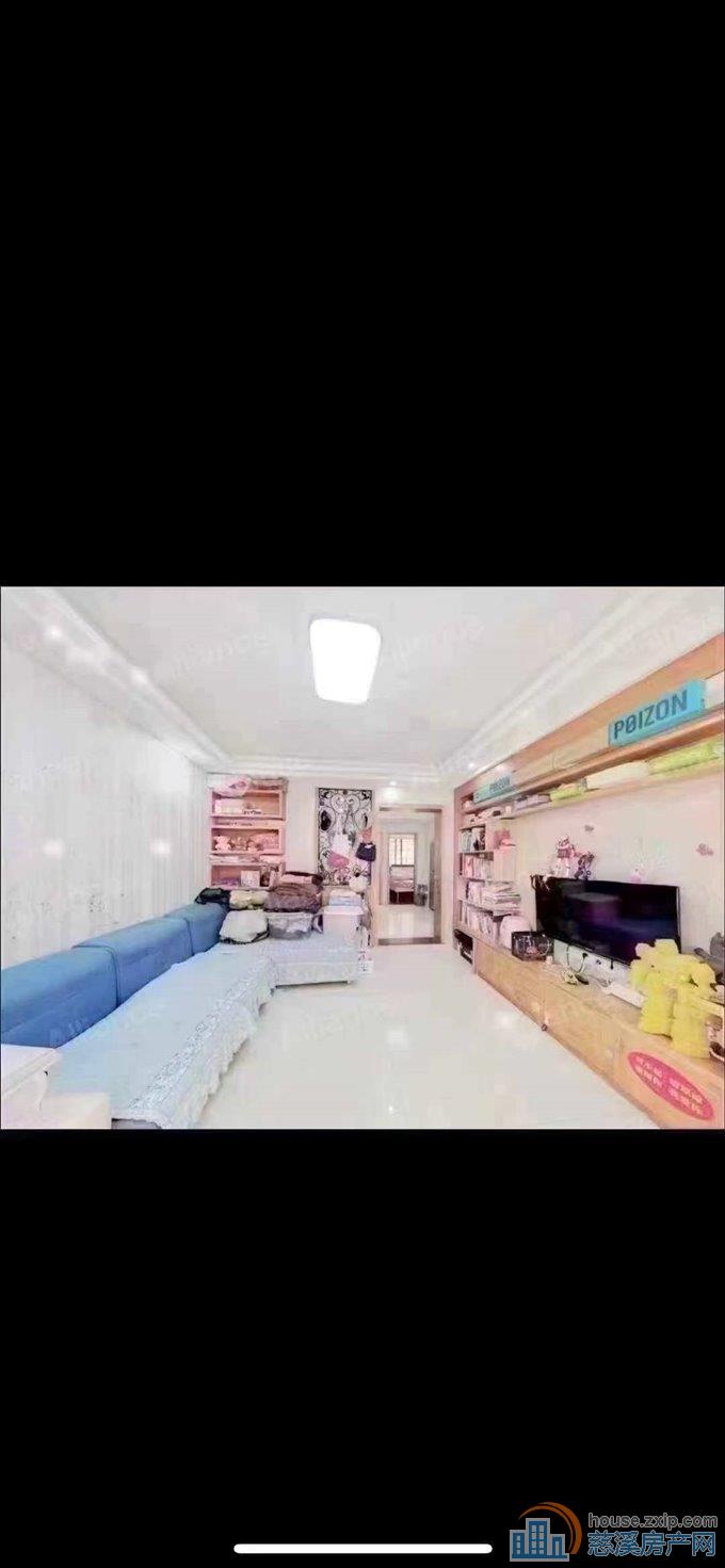 星光家园二期73平走楼梯1楼精装储藏间