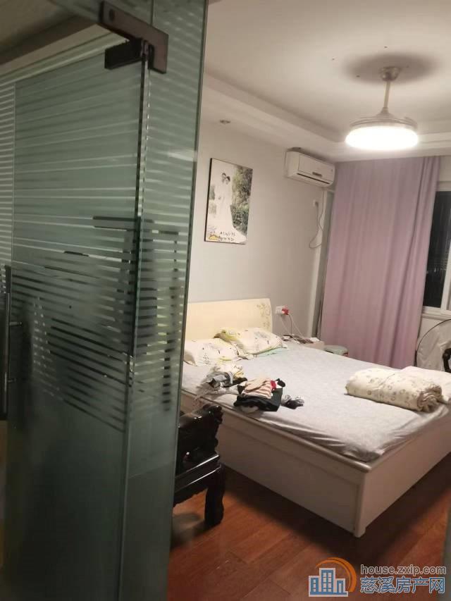 特价东兴苑3楼133平带车库储藏间普装