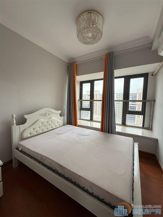 恒大河悦府135平95万全新精装修