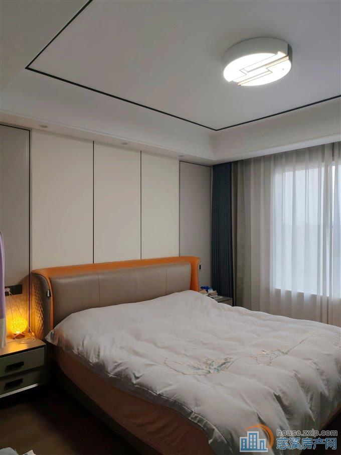 俯院江南北区126平165万精装好房