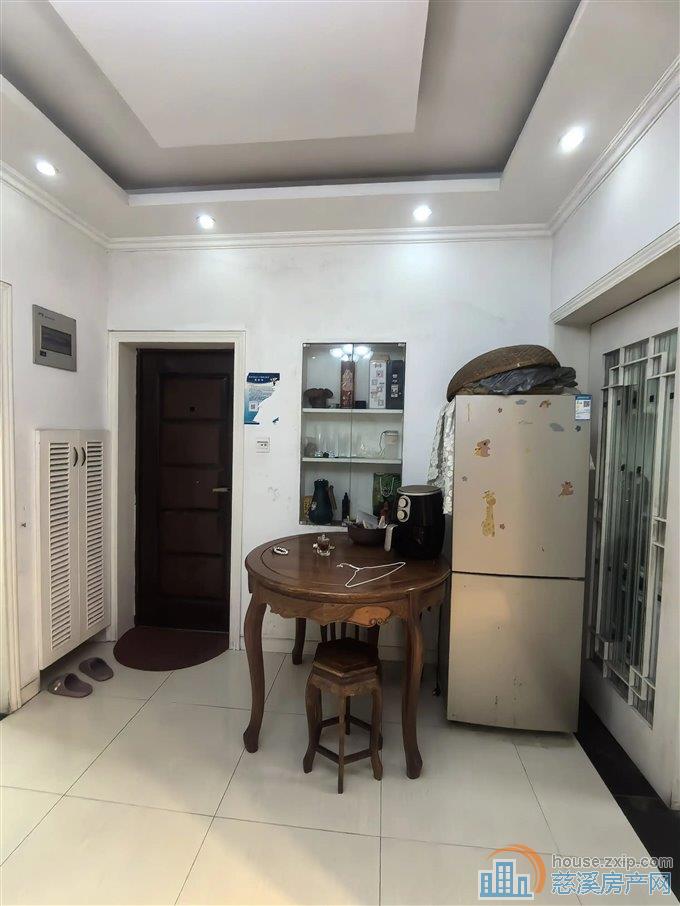 金山新村带花园 精装 配套完善 带花园