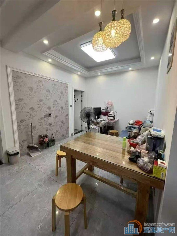 新潮塘南苑60平精装可读书车位储藏间