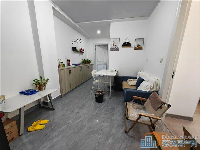 天怡嘉苑136平130万精装带车位杂物间